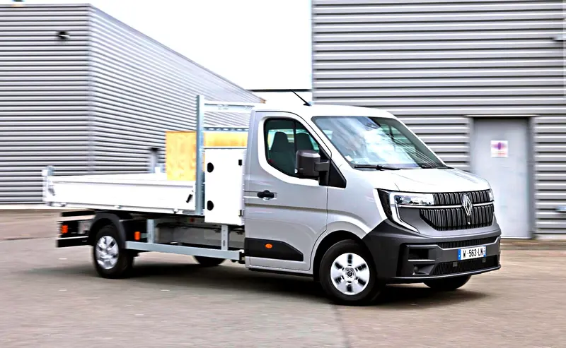 New Renault Master Blue dCi tipper (2)