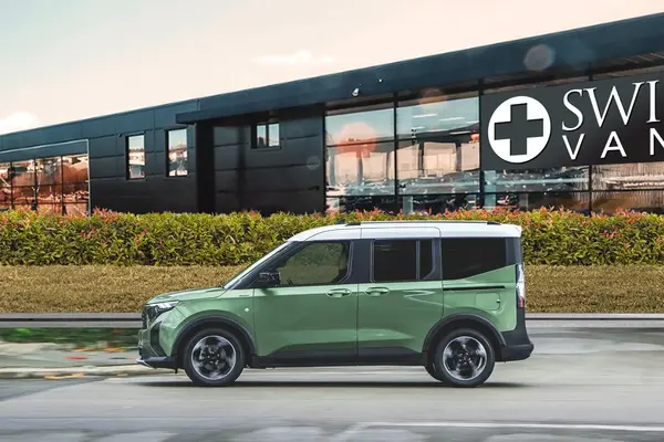 Ford Transit Courier Tourneo